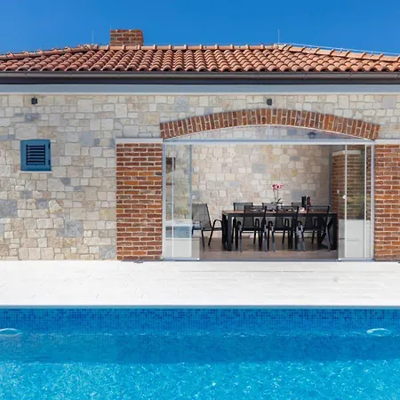 Batana Villa Sukosan